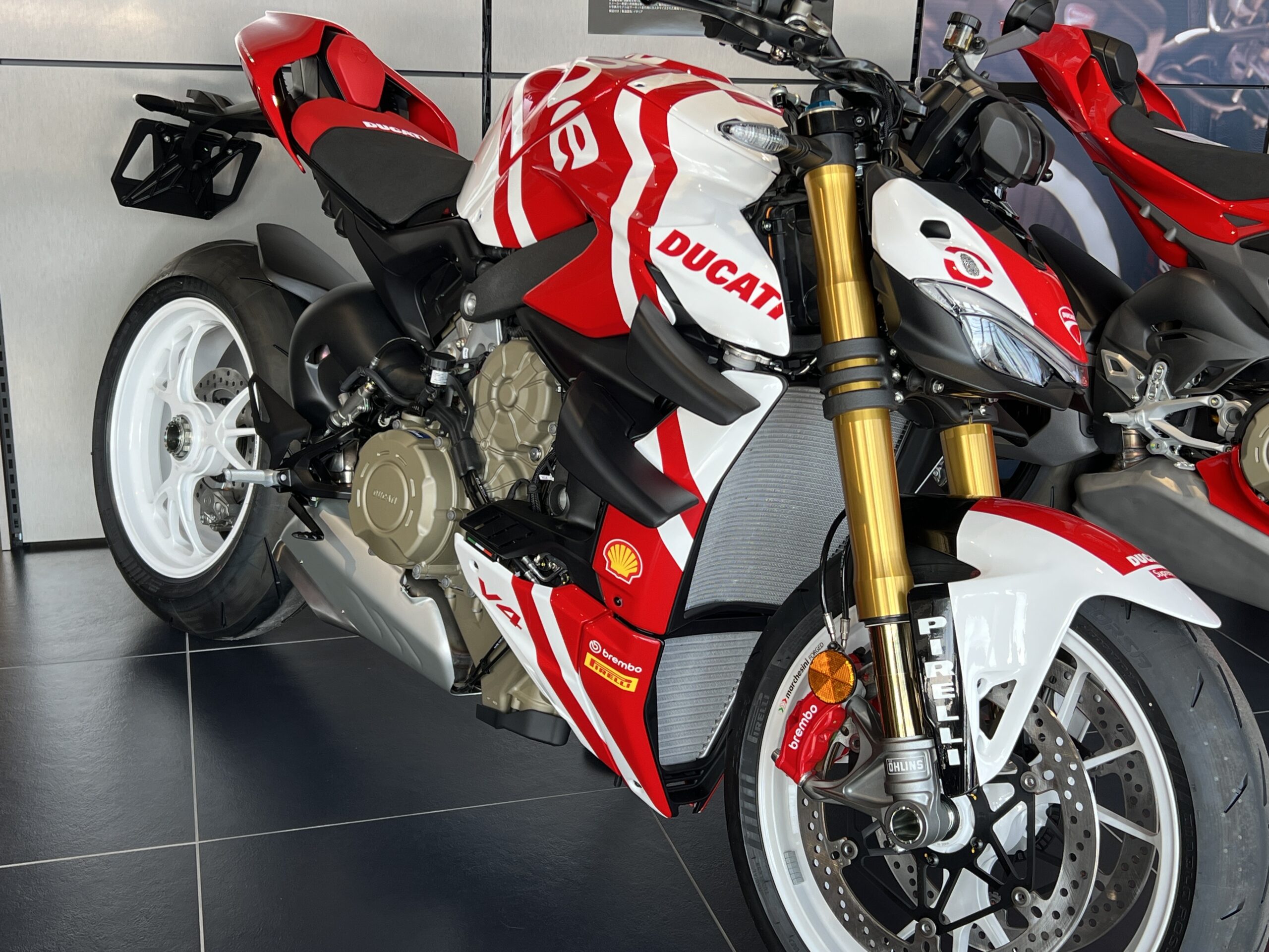 Supreme × Ducati V4 ウィンドブレーカー Ducati Streetfigher V4 Supreme® - Supreme Exclusivity
